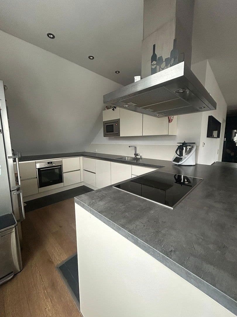 Pronájem bytu 2+1 69 m², KÖLN, Severní Porýní-Vestfálsko Pronájem bytu 2+1 69 m², KÖLN, Severní Porýní-Vestfálsko