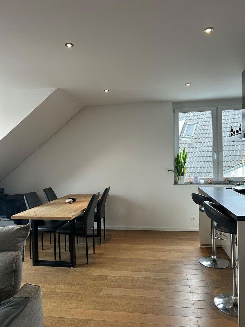 Pronájem bytu 2+1 69 m², KÖLN, Severní Porýní-Vestfálsko Pronájem bytu 2+1 69 m², KÖLN, Severní Porýní-Vestfálsko