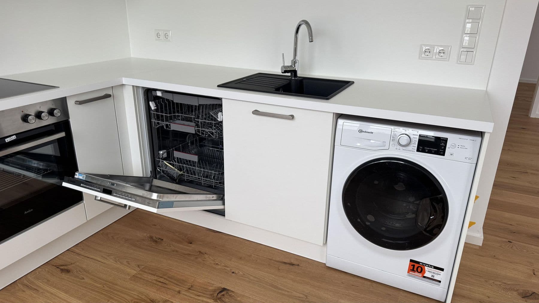 Pronájem bytu 2+1 59 m², Pasewalker Straße 96, Berlin, Berlín Pronájem bytu 2+1 59 m², Pasewalker Straße 96, Berlin, Berlín