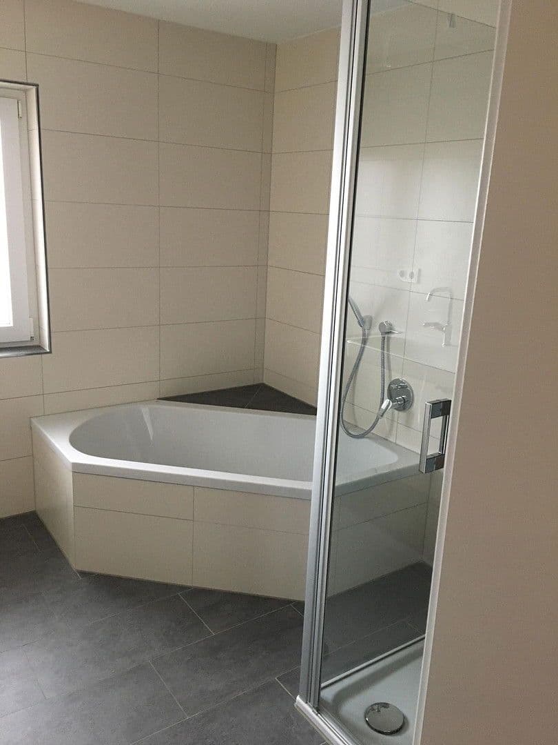 Pronájem bytu 5+1 152 m², Simmern/Hunsrück, Porýní-Falc Pronájem bytu 5+1 152 m², Simmern/Hunsrück, Porýní-Falc