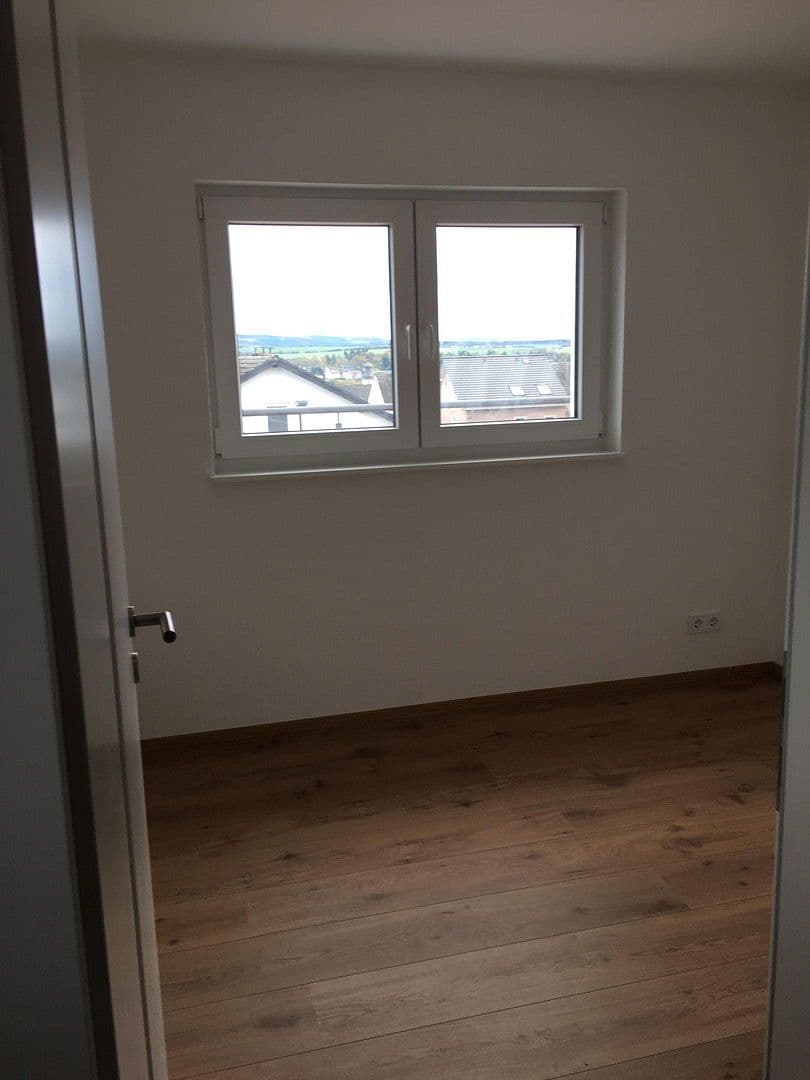 Pronájem bytu 5+1 152 m², Simmern/Hunsrück, Porýní-Falc Pronájem bytu 5+1 152 m², Simmern/Hunsrück, Porýní-Falc