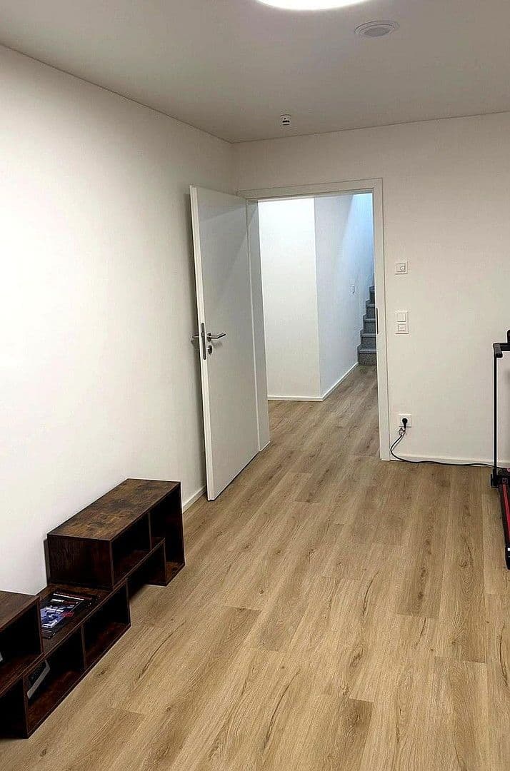 Pronájem bytu 5+1 172 m², Jockgrim, Porýní-Falc Pronájem bytu 5+1 172 m², Jockgrim, Porýní-Falc