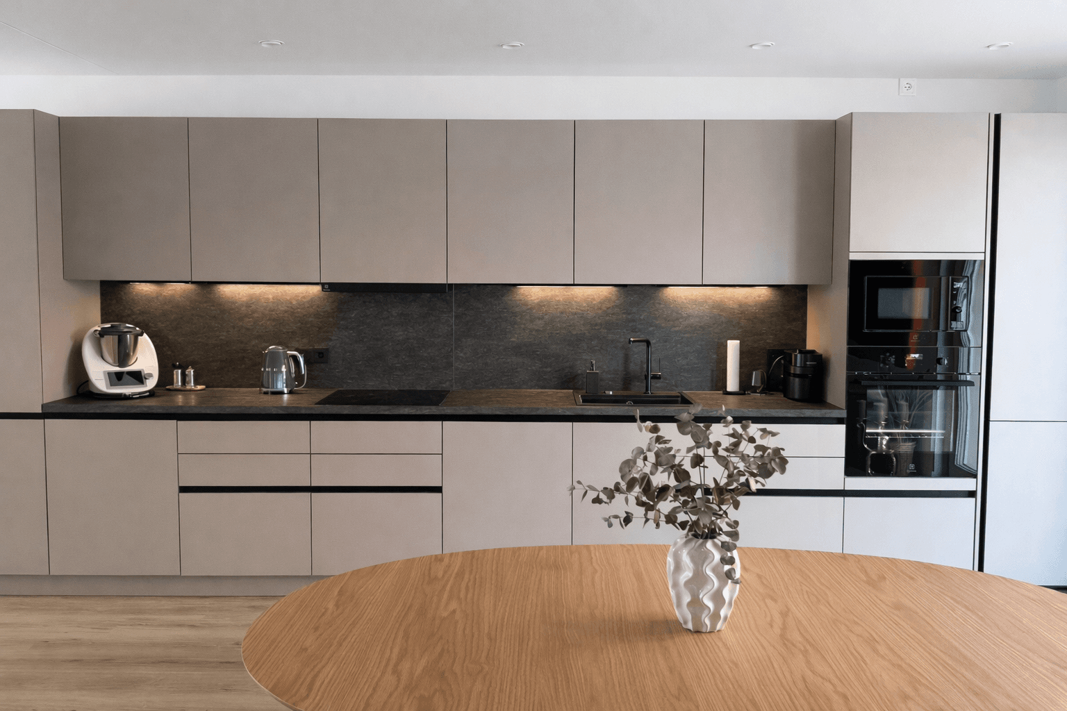 Pronájem bytu 5+1 172 m², Jockgrim, Porýní-Falc Pronájem bytu 5+1 172 m², Jockgrim, Porýní-Falc