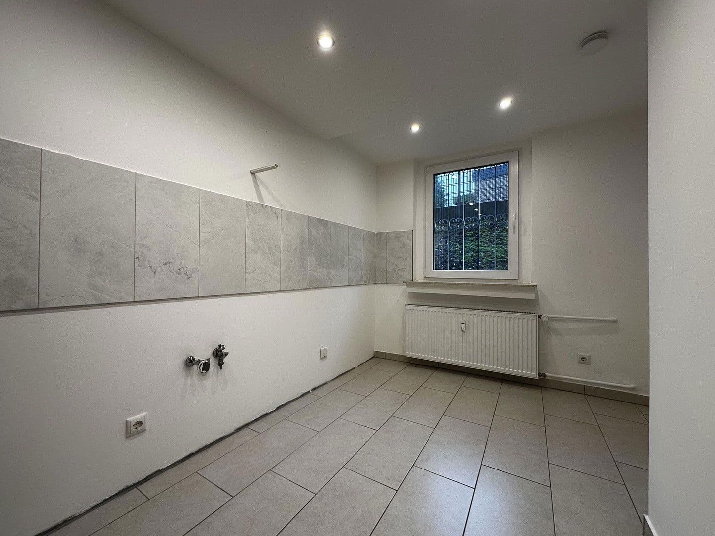 Pronájem bytu 2+1 50 m², Pestalozzistraße 44, Köln, Severní Porýní-Vestfálsko Pronájem bytu 2+1 50 m², Pestalozzistraße 44, Köln, Severní Porýní-Vestfálsko