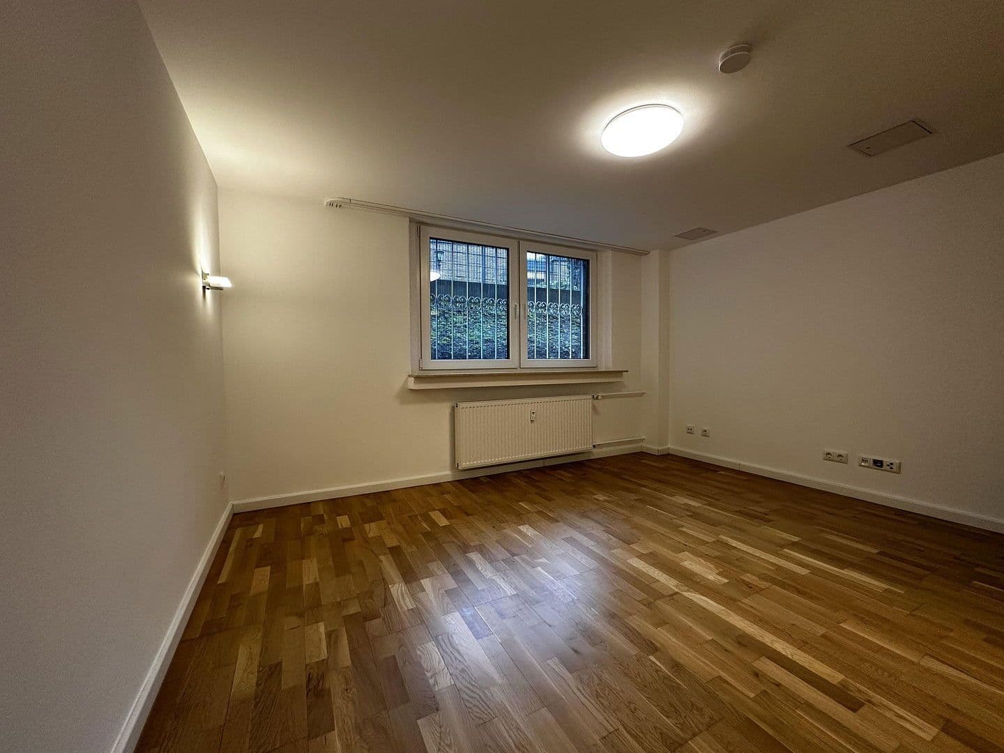 Pronájem bytu 2+1 50 m², Pestalozzistraße 44, Köln, Severní Porýní-Vestfálsko Pronájem bytu 2+1 50 m², Pestalozzistraße 44, Köln, Severní Porýní-Vestfálsko