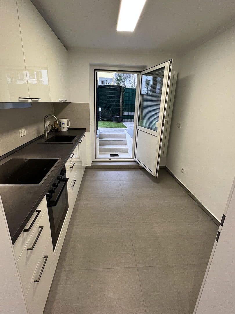 Pronájem bytu 2+1 50 m², Kleverstraße 64, Düsseldorf, Severní Porýní-Vestfálsko Pronájem bytu 2+1 50 m², Kleverstraße 64, Düsseldorf, Severní Porýní-Vestfálsko