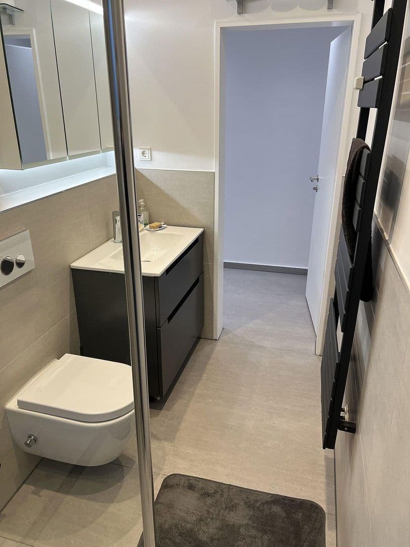 Pronájem bytu 2+1 50 m², Kleverstraße 64, Düsseldorf, Severní Porýní-Vestfálsko Pronájem bytu 2+1 50 m², Kleverstraße 64, Düsseldorf, Severní Porýní-Vestfálsko