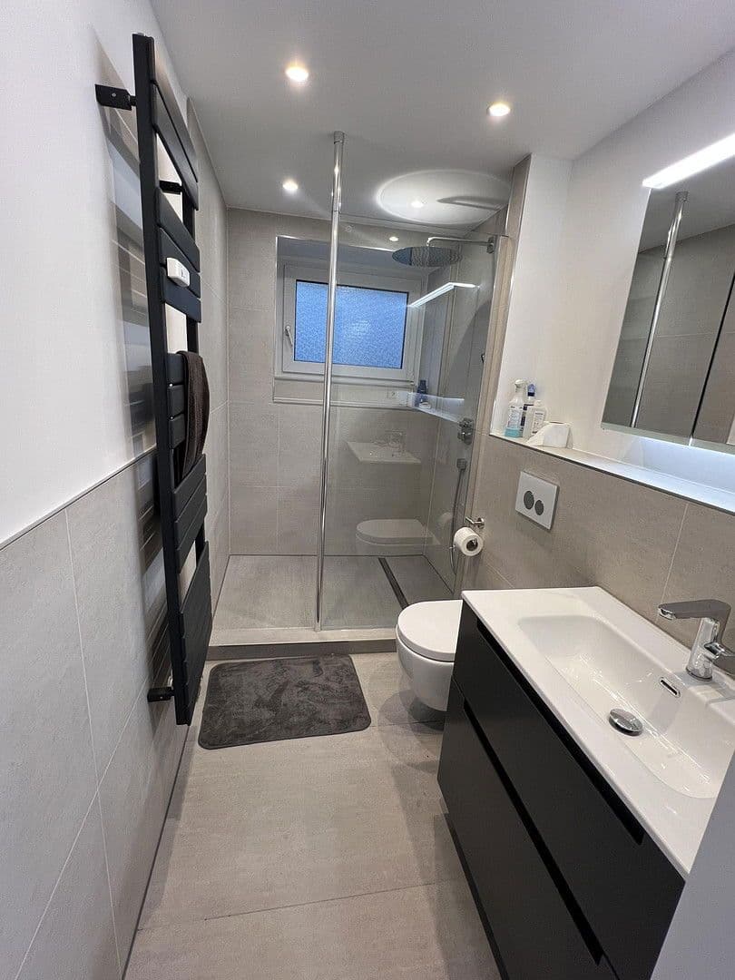 Pronájem bytu 2+1 50 m², Kleverstraße 64, Düsseldorf, Severní Porýní-Vestfálsko Pronájem bytu 2+1 50 m², Kleverstraße 64, Düsseldorf, Severní Porýní-Vestfálsko