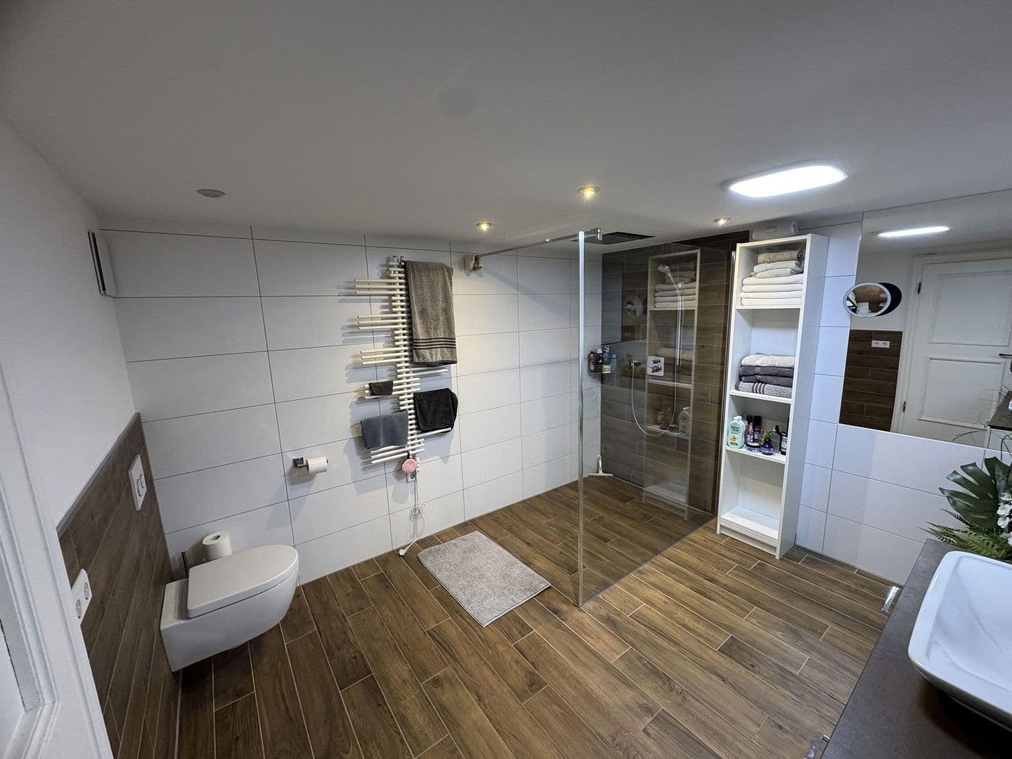 Prodej bytu 4+1 145 m², Aiblingerstraße 6, Bruckmühl, Bavorsko Prodej bytu 4+1 145 m², Aiblingerstraße 6, Bruckmühl, Bavorsko