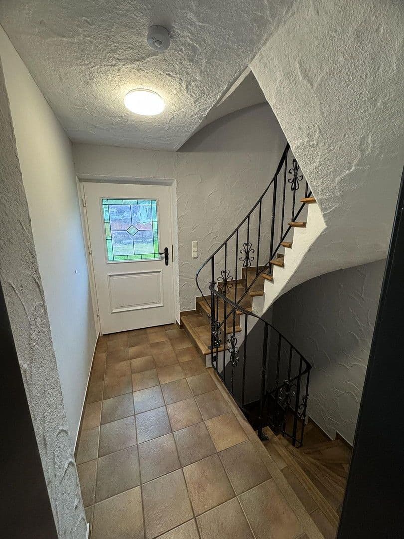 Prodej bytu 4+1 145 m², Aiblingerstraße 6, Bruckmühl, Bavorsko Prodej bytu 4+1 145 m², Aiblingerstraße 6, Bruckmühl, Bavorsko