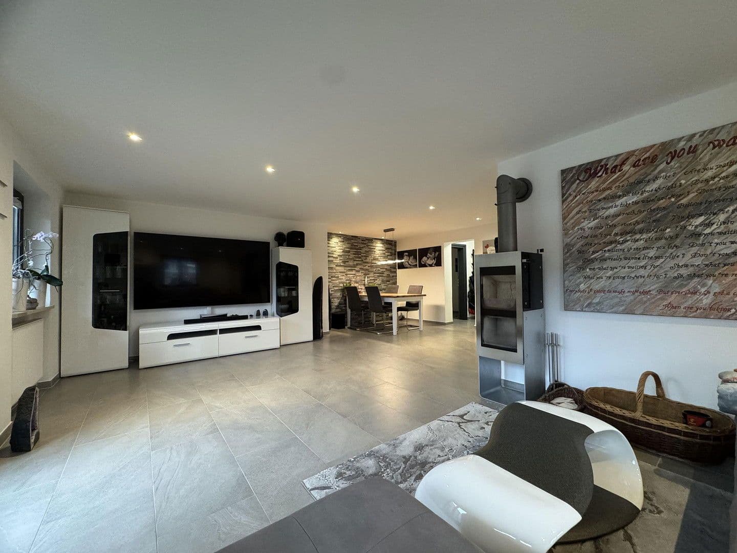 Prodej bytu 4+1 145 m², Aiblingerstraße 6, Bruckmühl, Bavorsko Prodej bytu 4+1 145 m², Aiblingerstraße 6, Bruckmühl, Bavorsko