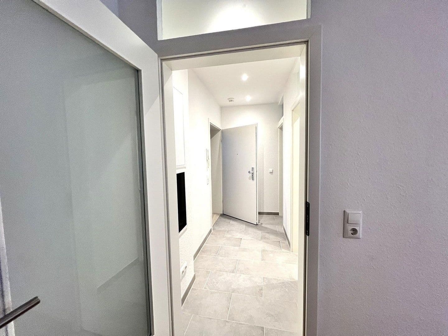 Pronájem bytu 2+1 56 m², Douglasstr. 28/30, Karlsruhe, Bádensko-Württembersko Pronájem bytu 2+1 56 m², Douglasstr. 28/30, Karlsruhe, Bádensko-Württembersko