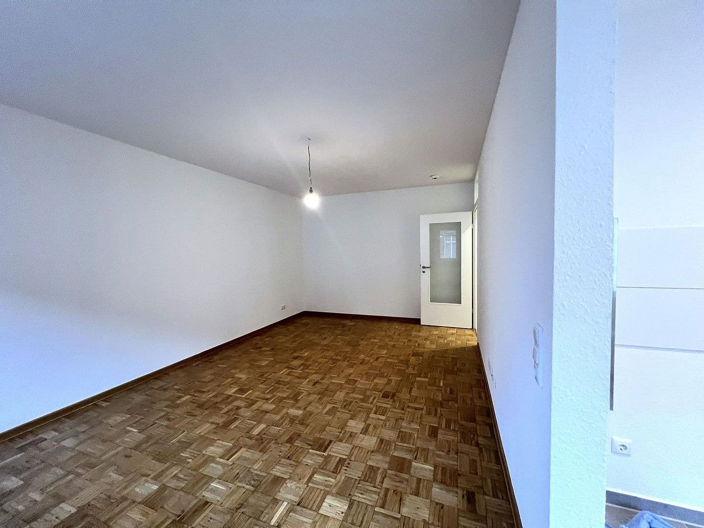 Pronájem bytu 2+1 56 m², Douglasstr. 28/30, Karlsruhe, Bádensko-Württembersko Pronájem bytu 2+1 56 m², Douglasstr. 28/30, Karlsruhe, Bádensko-Württembersko