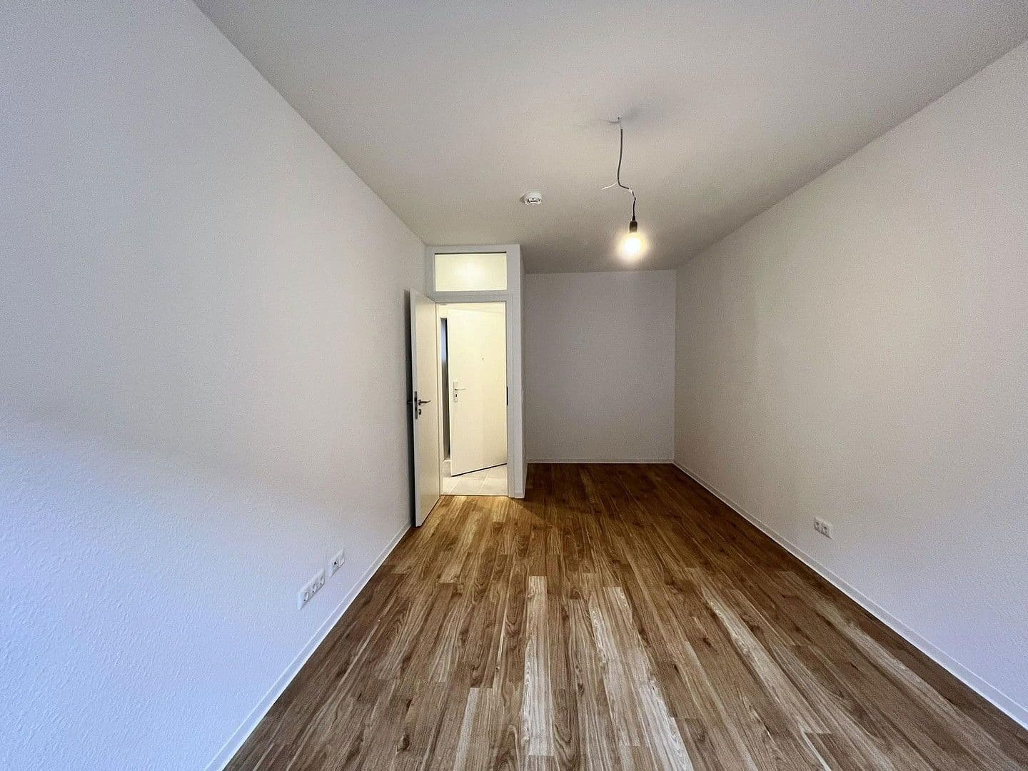 Pronájem bytu 2+1 56 m², Douglasstr. 28/30, Karlsruhe, Bádensko-Württembersko Pronájem bytu 2+1 56 m², Douglasstr. 28/30, Karlsruhe, Bádensko-Württembersko