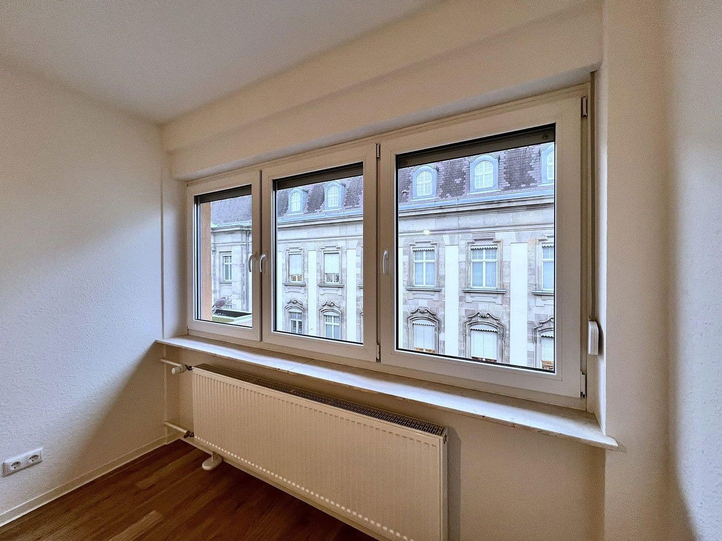 Pronájem bytu 2+1 56 m², Douglasstr. 28/30, Karlsruhe, Bádensko-Württembersko Pronájem bytu 2+1 56 m², Douglasstr. 28/30, Karlsruhe, Bádensko-Württembersko