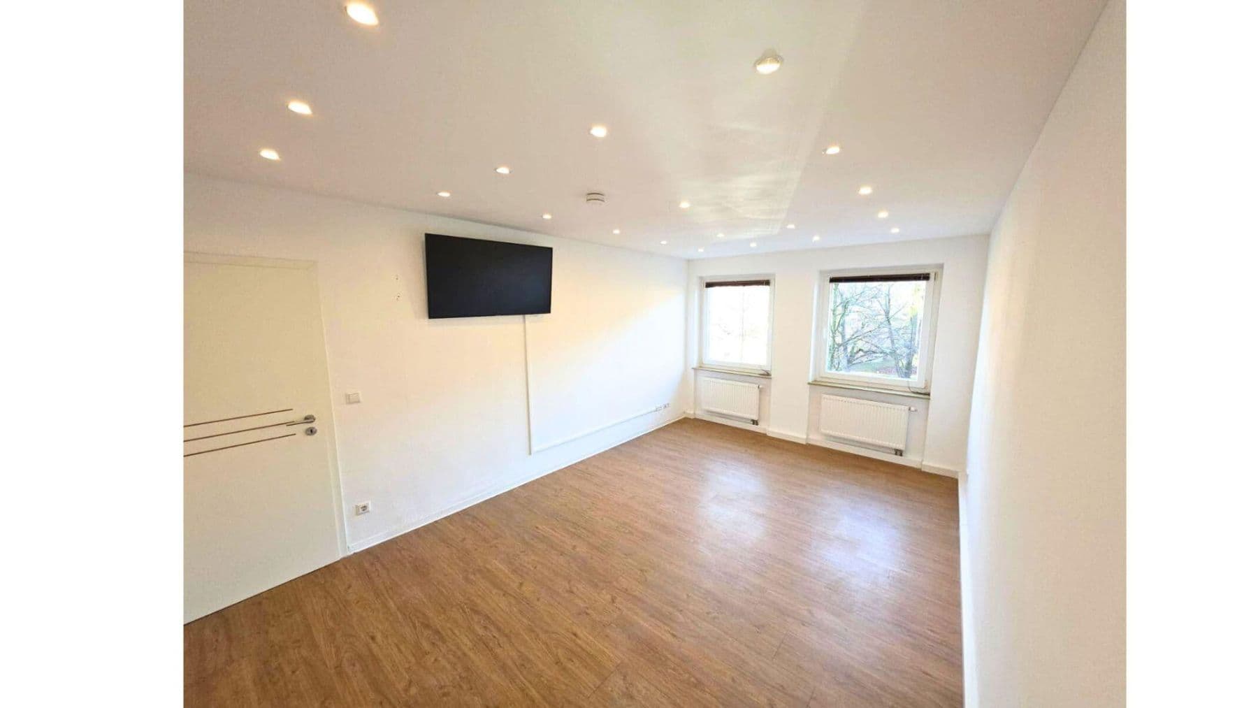 Prodej bytu 3+1 62 m², Kriegsstr. 296, Karlsruhe, Bádensko-Württembersko Prodej bytu 3+1 62 m², Kriegsstr. 296, Karlsruhe, Bádensko-Württembersko