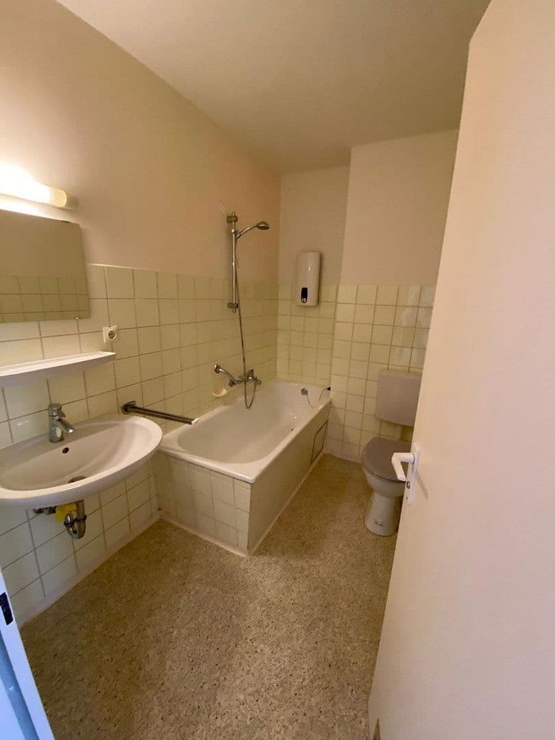 Pronájem bytu 1+1 34 m², Richard-Strauss-Straße 9, Karlsfeld, Bavorsko Pronájem bytu 1+1 34 m², Richard-Strauss-Straße 9, Karlsfeld, Bavorsko