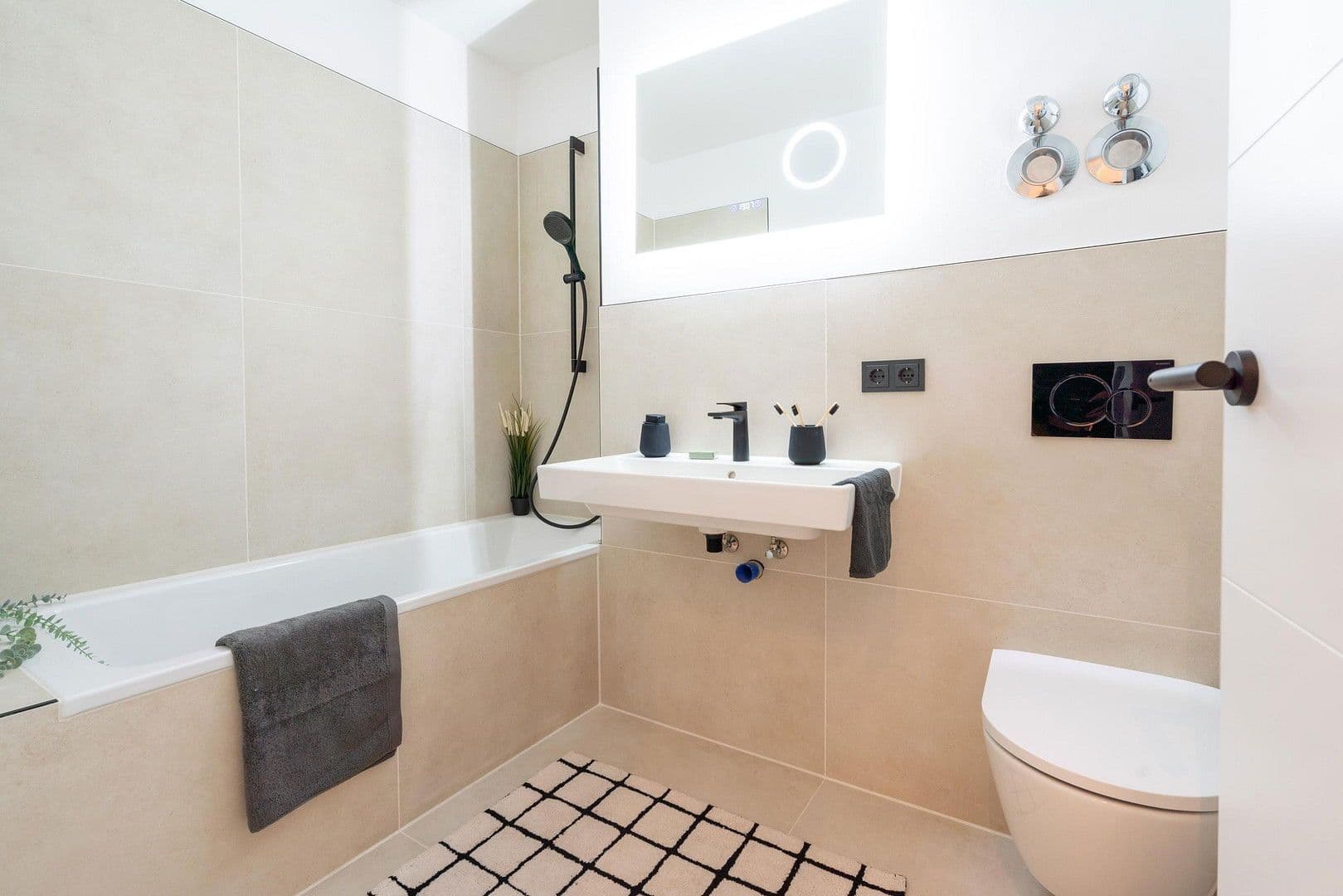 Prodej bytu 3+1 77 m², Duisburg, Severní Porýní-Vestfálsko Prodej bytu 3+1 77 m², Duisburg, Severní Porýní-Vestfálsko