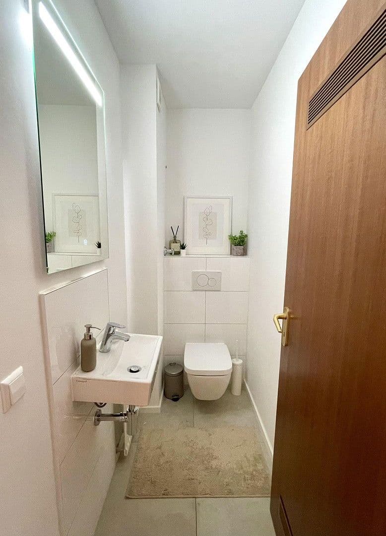 Prodej bytu 3+1 80 m², Moltkestr. 44, Altrip, Porýní-Falc Prodej bytu 3+1 80 m², Moltkestr. 44, Altrip, Porýní-Falc