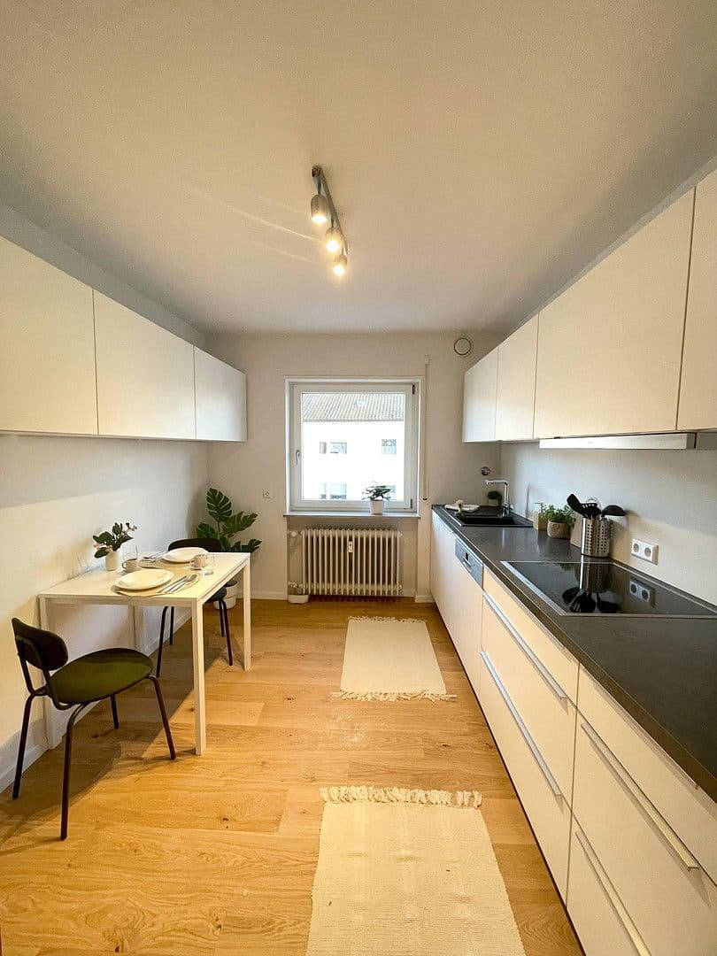 Prodej bytu 3+1 80 m², Moltkestr. 44, Altrip, Porýní-Falc Prodej bytu 3+1 80 m², Moltkestr. 44, Altrip, Porýní-Falc