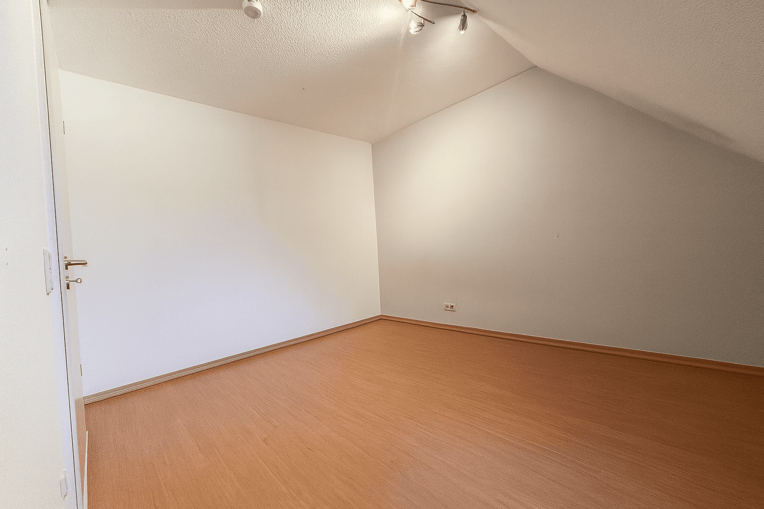 Pronájem bytu 3+1 87 m², Waldblick 10, Ludwigsfelde, Braniborsko Pronájem bytu 3+1 87 m², Waldblick 10, Ludwigsfelde, Braniborsko