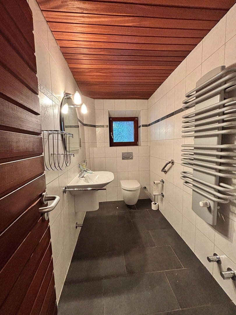 Prodej domu 273 m², pozemek 1.278 m², Oberhausen, Severní Porýní-Vestfálsko Prodej domu 273 m², pozemek 1.278 m², Oberhausen, Severní Porýní-Vestfálsko