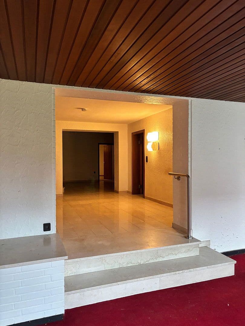 Prodej domu 273 m², pozemek 1.278 m², Oberhausen, Severní Porýní-Vestfálsko Prodej domu 273 m², pozemek 1.278 m², Oberhausen, Severní Porýní-Vestfálsko