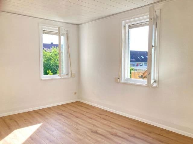 Pronájem bytu 3+kk 75 m², Stuttgart, Bádensko-Württembersko Pronájem bytu 3+kk 75 m², Stuttgart, Bádensko-Württembersko