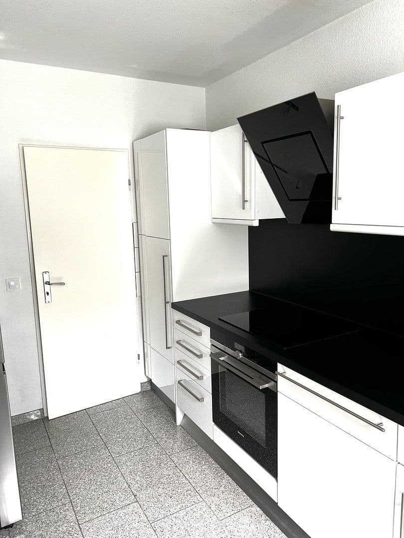 Prodej bytu 4+1 111 m², Moselstrasse , 9, Essen, Severní Porýní-Vestfálsko Prodej bytu 4+1 111 m², Moselstrasse , 9, Essen, Severní Porýní-Vestfálsko