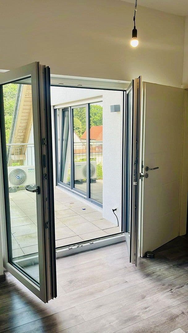 Pronájem bytu 3+1 110 m², Gwinnerstraße 35, Frankfurt am Main, Hessen Pronájem bytu 3+1 110 m², Gwinnerstraße 35, Frankfurt am Main, Hessen