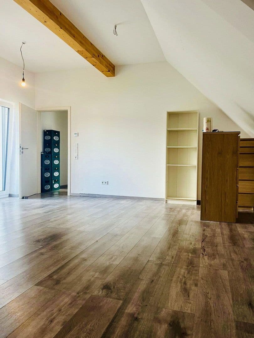 Pronájem bytu 3+1 110 m², Gwinnerstraße 35, Frankfurt am Main, Hessen Pronájem bytu 3+1 110 m², Gwinnerstraße 35, Frankfurt am Main, Hessen