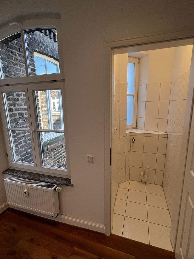 Pronájem bytu 4+1 112 m², Trimbornstrasse 11, Köln, Severní Porýní-Vestfálsko Pronájem bytu 4+1 112 m², Trimbornstrasse 11, Köln, Severní Porýní-Vestfálsko