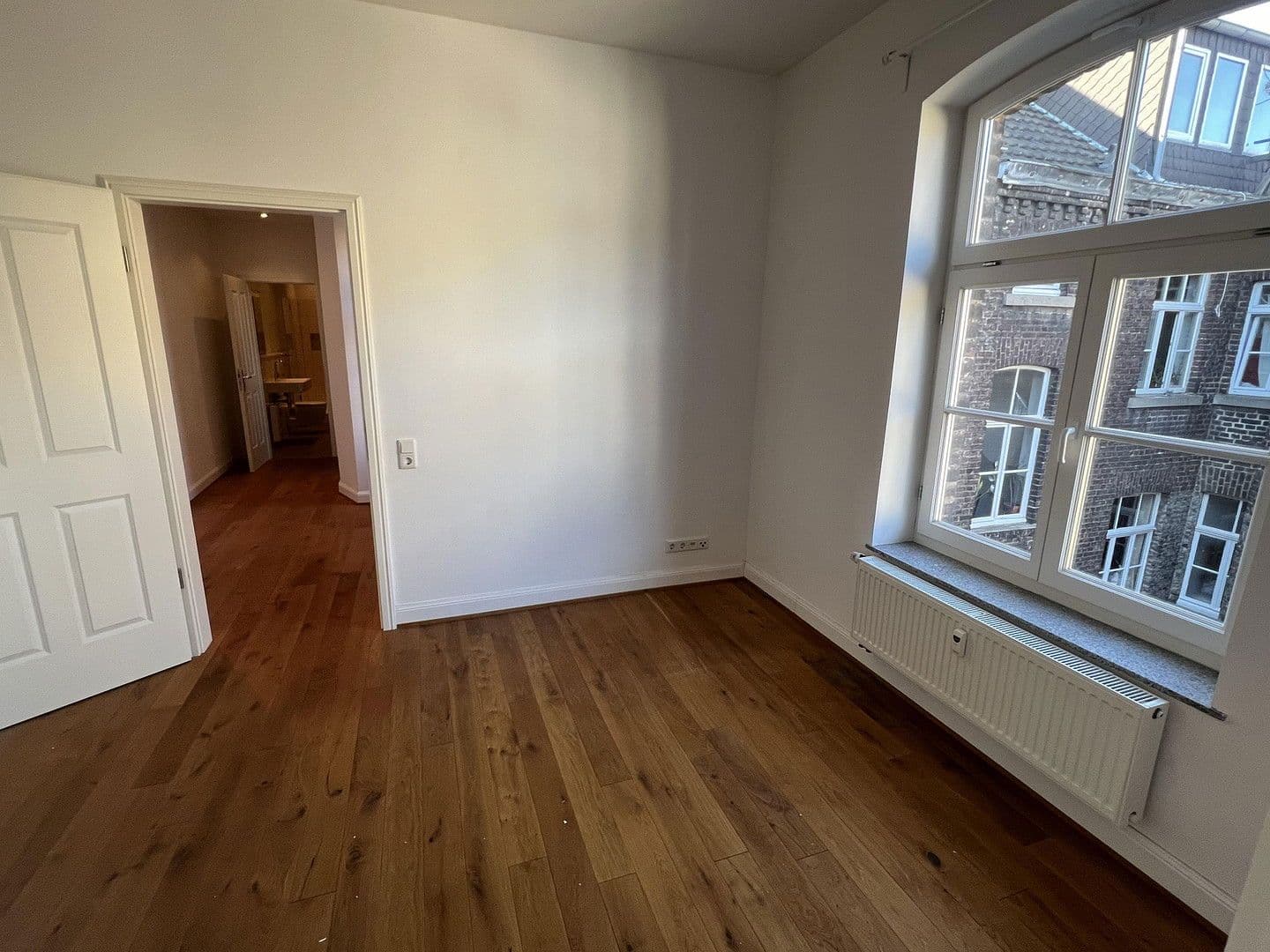 Pronájem bytu 4+1 112 m², Trimbornstrasse 11, Köln, Severní Porýní-Vestfálsko Pronájem bytu 4+1 112 m², Trimbornstrasse 11, Köln, Severní Porýní-Vestfálsko