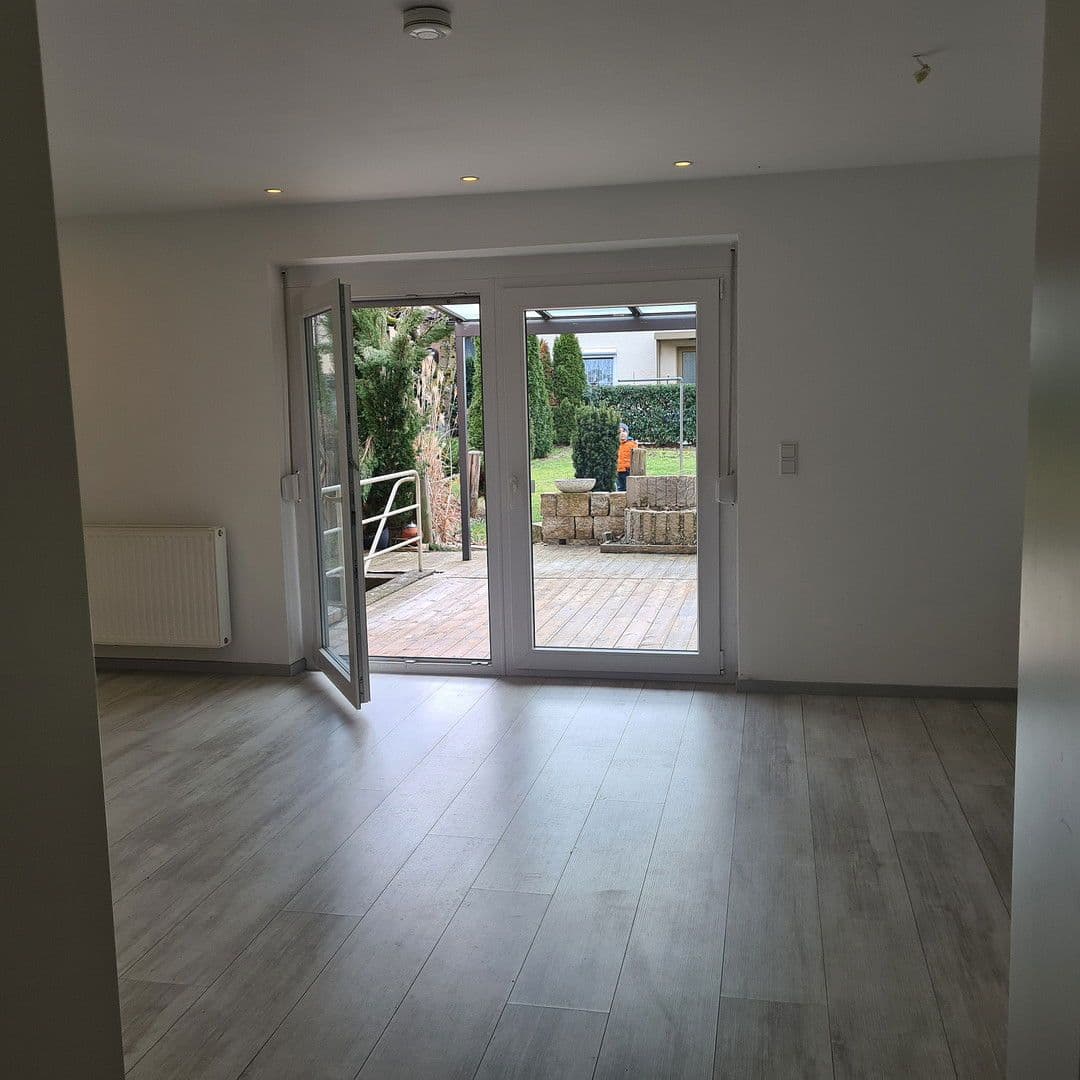 Prodej domu 90 m², pozemek 197 m², Hauffstraße 48/1, Pfullingen, Bádensko-Württembersko Prodej domu 90 m², pozemek 197 m², Hauffstraße 48/1, Pfullingen, Bádensko-Württembersko