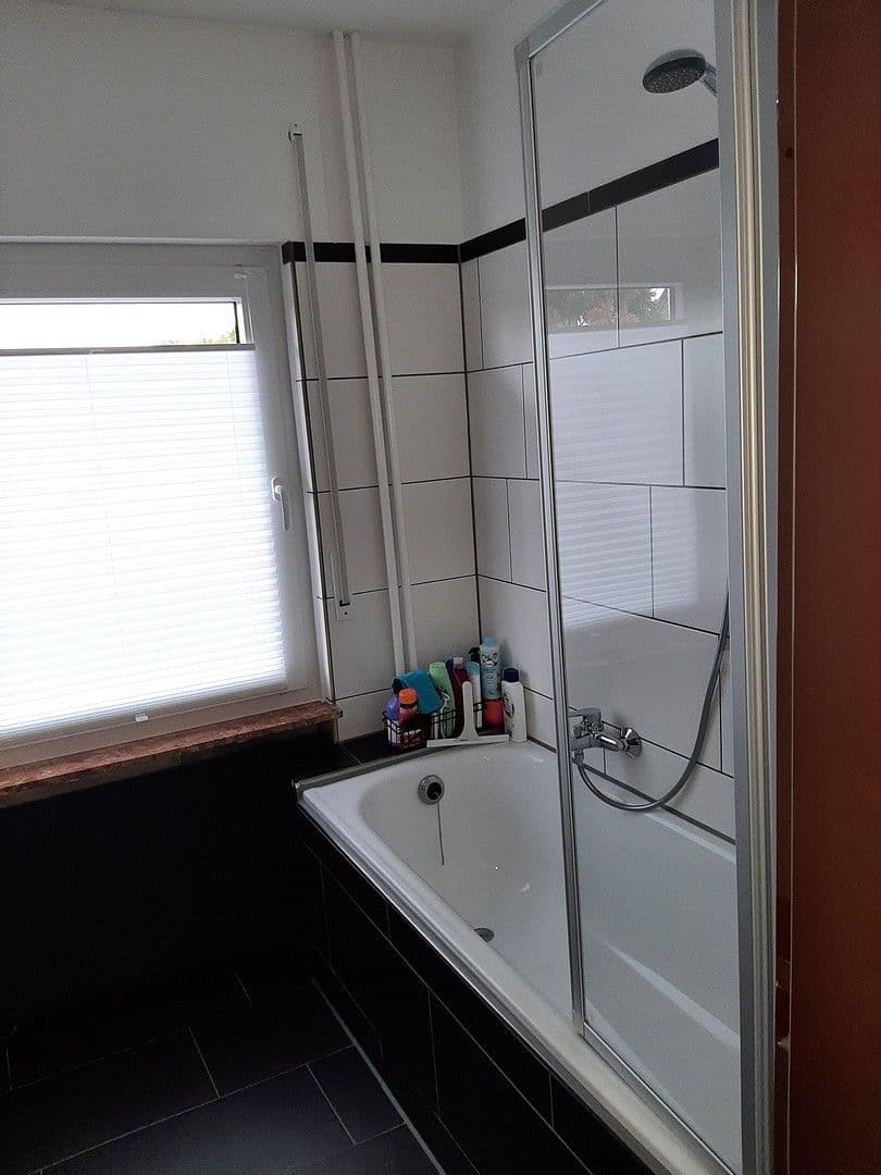 Pronájem bytu 2+1 63 m², Maarweg 40, Weilerswist, Severní Porýní-Vestfálsko Pronájem bytu 2+1 63 m², Maarweg 40, Weilerswist, Severní Porýní-Vestfálsko