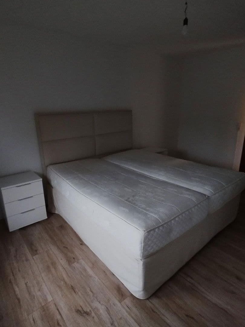 Pronájem bytu 2+1 63 m², Maarweg 40, Weilerswist, Severní Porýní-Vestfálsko Pronájem bytu 2+1 63 m², Maarweg 40, Weilerswist, Severní Porýní-Vestfálsko