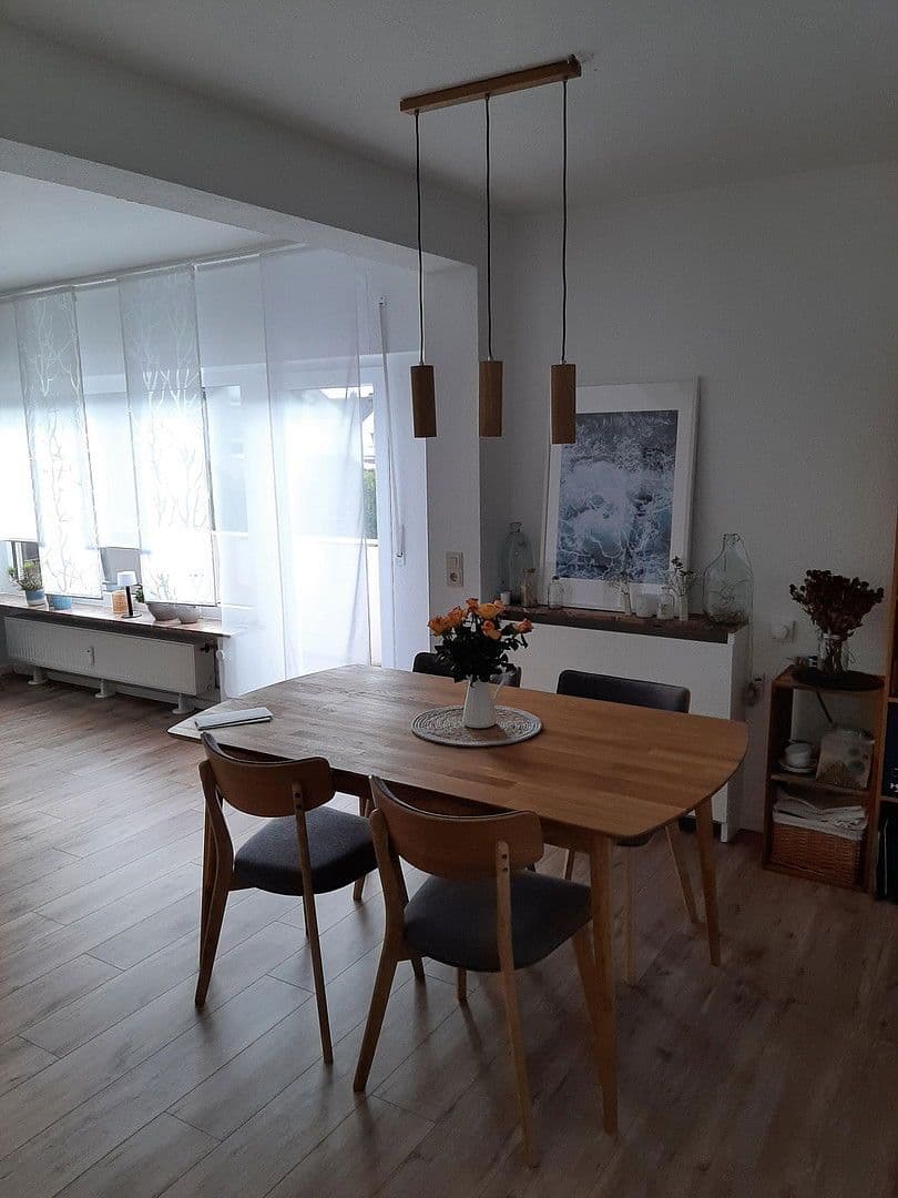 Pronájem bytu 2+1 63 m², Maarweg 40, Weilerswist, Severní Porýní-Vestfálsko Pronájem bytu 2+1 63 m², Maarweg 40, Weilerswist, Severní Porýní-Vestfálsko