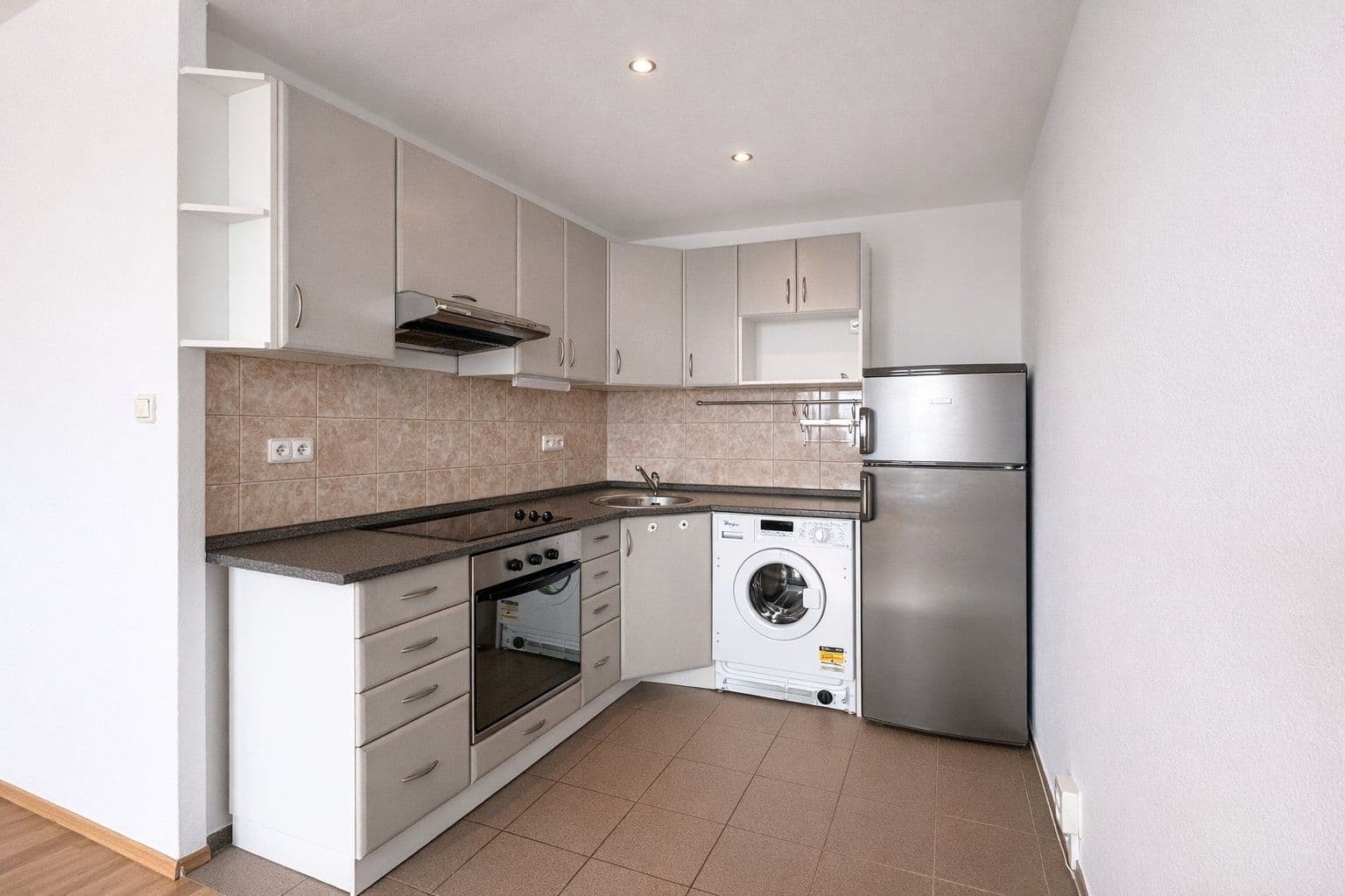 Pronájem bytu 2+kk 39 m², Švédská, Kladno, Středočeský kraj Pronájem bytu 2+kk 39 m², Švédská, Kladno, Středočeský kraj