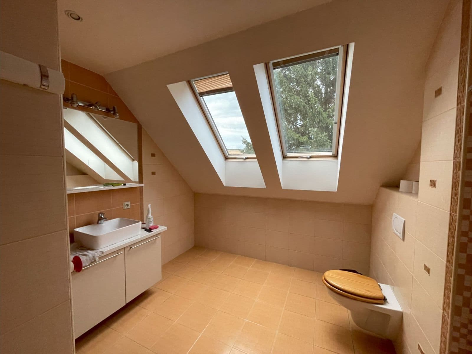 Pronájem bytu 5+kk 120 m², Neveklov, Středočeský kraj Pronájem bytu 5+kk 120 m², Neveklov, Středočeský kraj