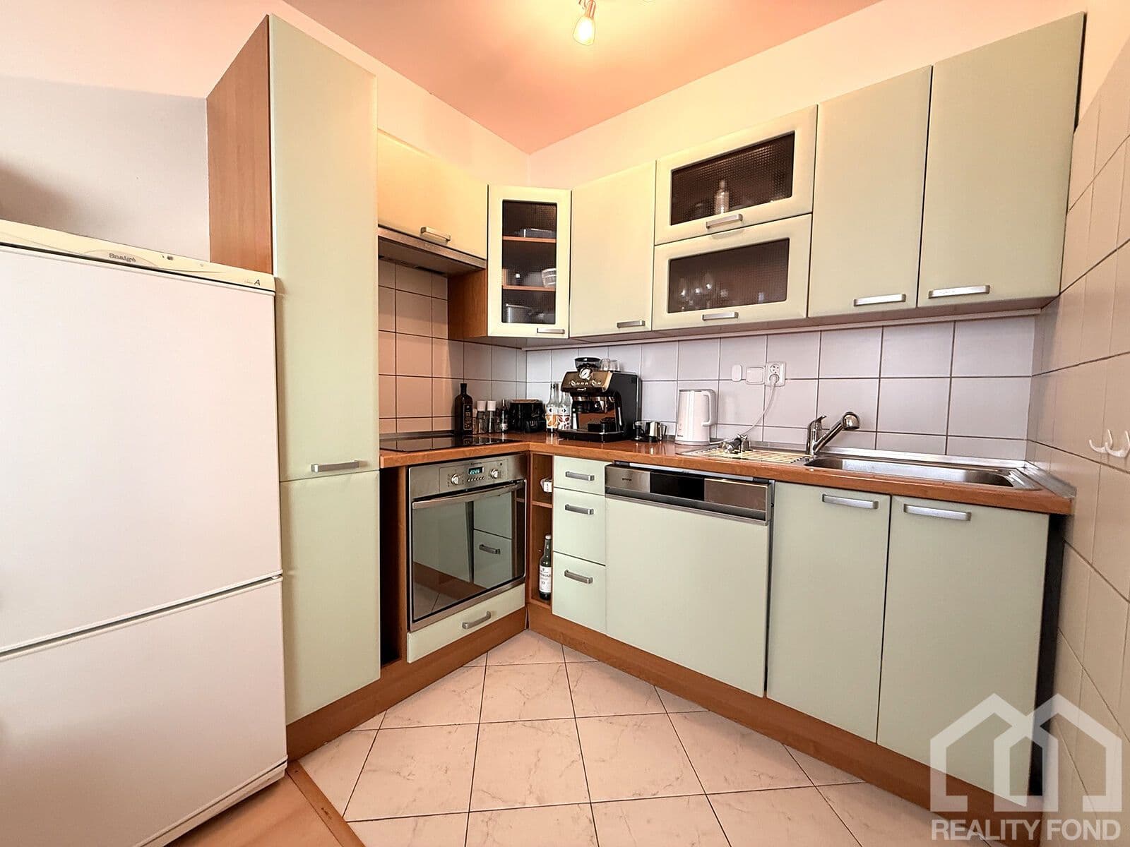 Pronájem bytu 2+kk 43 m², Přípotoční, Praha, Praha Pronájem bytu 2+kk 43 m², Přípotoční, Praha, Praha