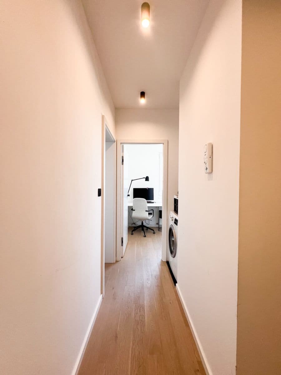 Pronájem bytu 3+kk 55 m², Angolská, Praha, Praha Pronájem bytu 3+kk 55 m², Angolská, Praha, Praha