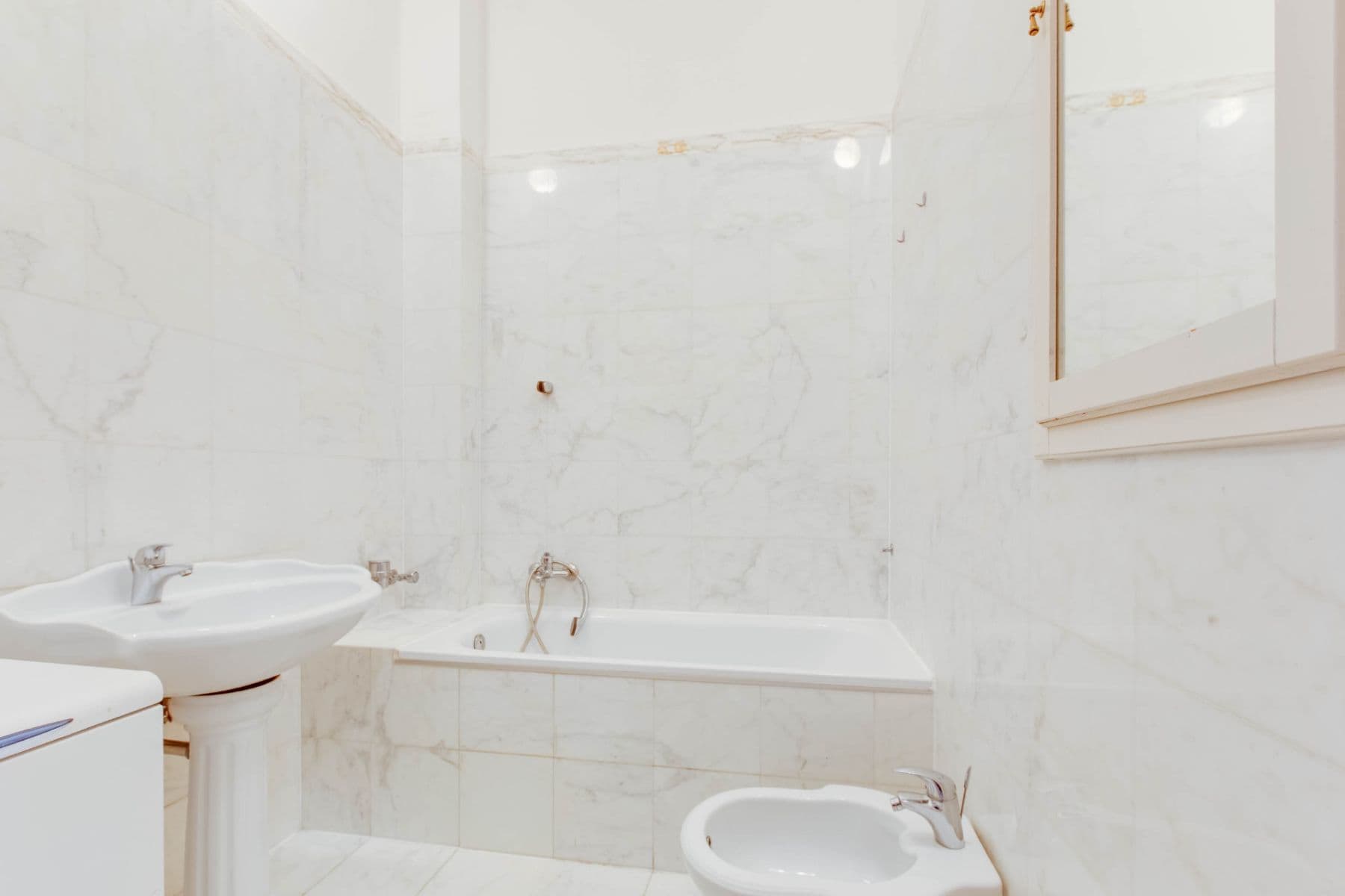 Pronájem bytu 3+1 83 m², Ruská, Praha, Praha Pronájem bytu 3+1 83 m², Ruská, Praha, Praha