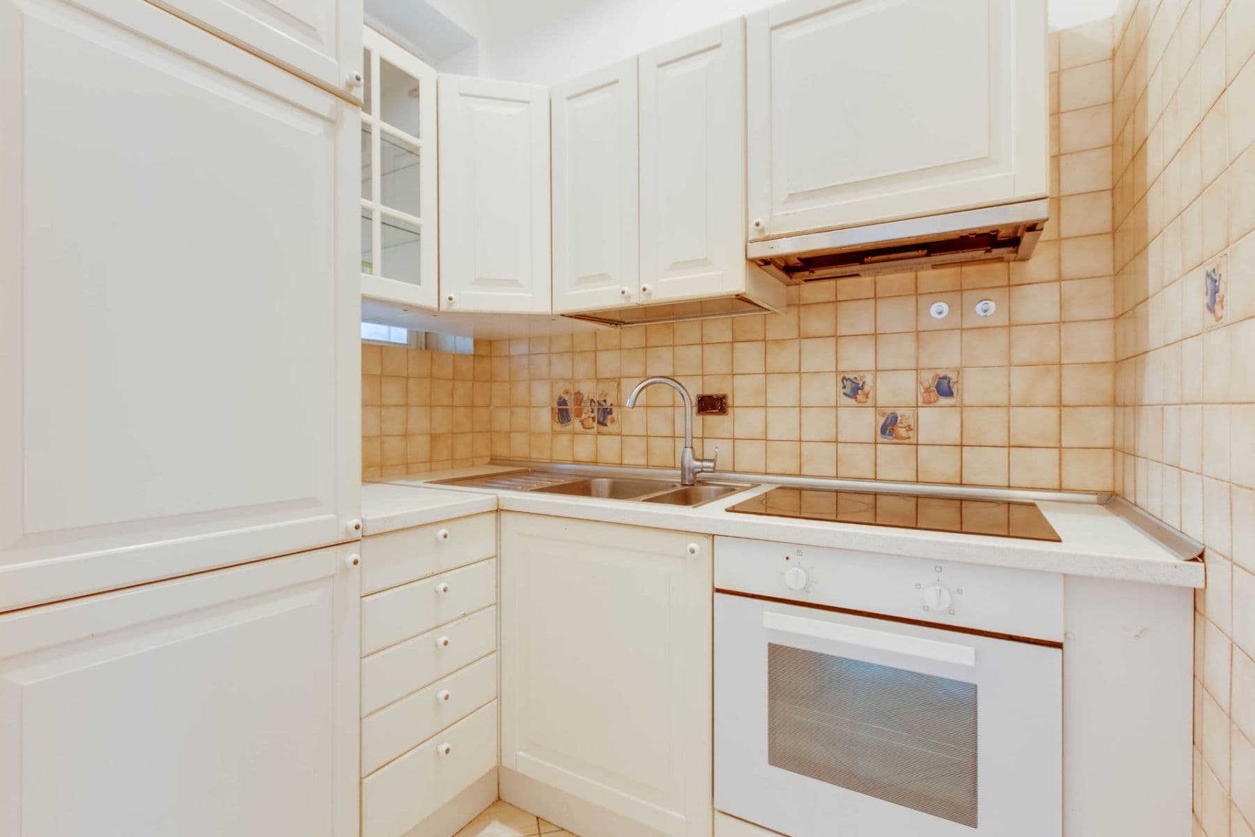 Pronájem bytu 3+1 83 m², Ruská, Praha, Praha Pronájem bytu 3+1 83 m², Ruská, Praha, Praha