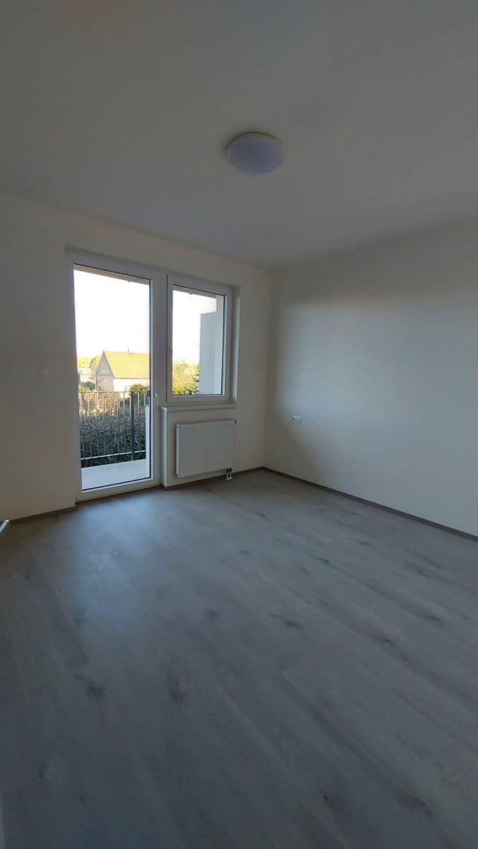 Pronájem bytu 2+kk 36 m², Karla Čapka, Unhošť, Středočeský kraj Pronájem bytu 2+kk 36 m², Karla Čapka, Unhošť, Středočeský kraj