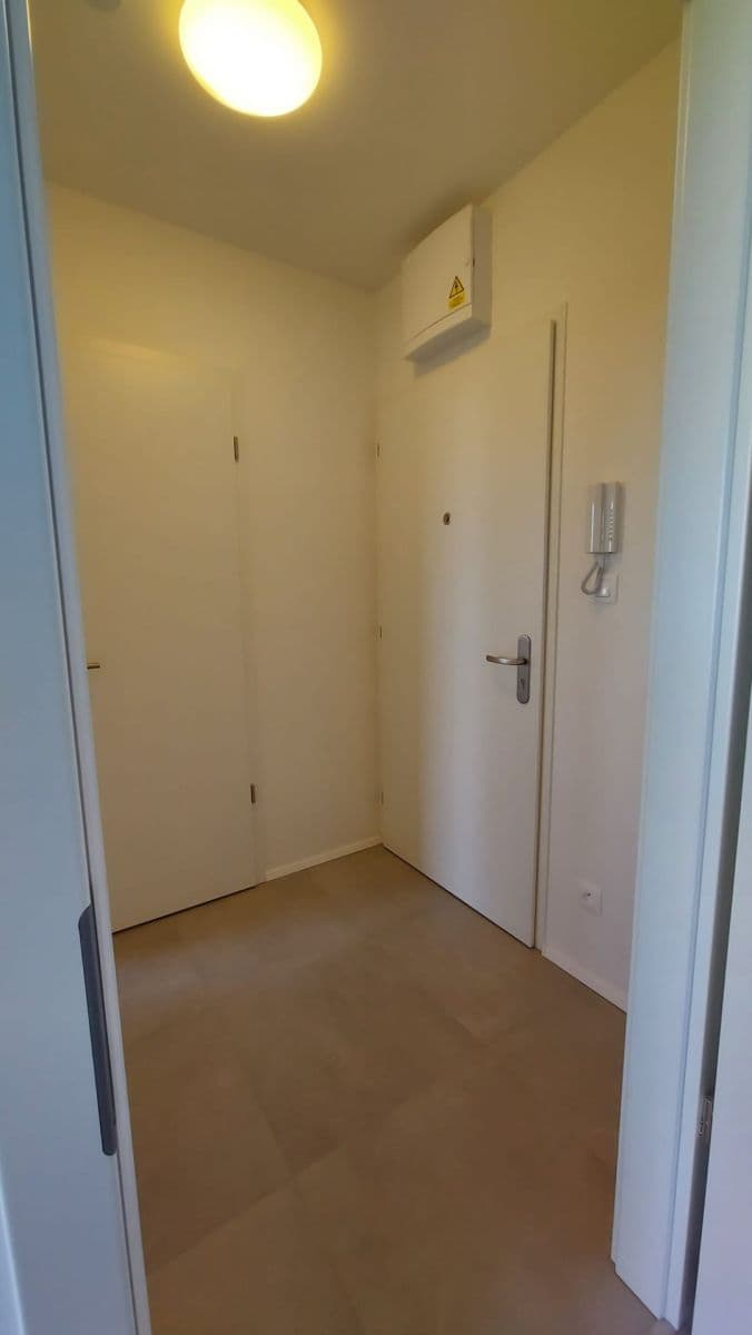 Pronájem bytu 2+kk 36 m², Karla Čapka, Unhošť, Středočeský kraj Pronájem bytu 2+kk 36 m², Karla Čapka, Unhošť, Středočeský kraj