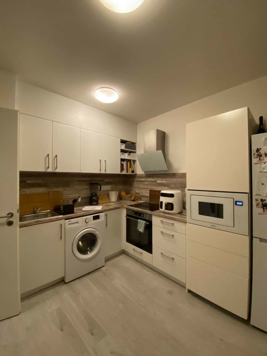 Pronájem bytu 2+kk 36 m², Karla Čapka, Unhošť, Středočeský kraj Pronájem bytu 2+kk 36 m², Karla Čapka, Unhošť, Středočeský kraj