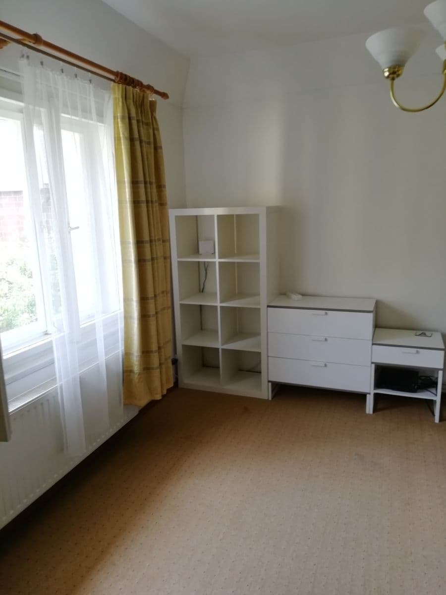 Pronájem bytu 1+1 45 m², Šatrova, Praha, Praha Pronájem bytu 1+1 45 m², Šatrova, Praha, Praha