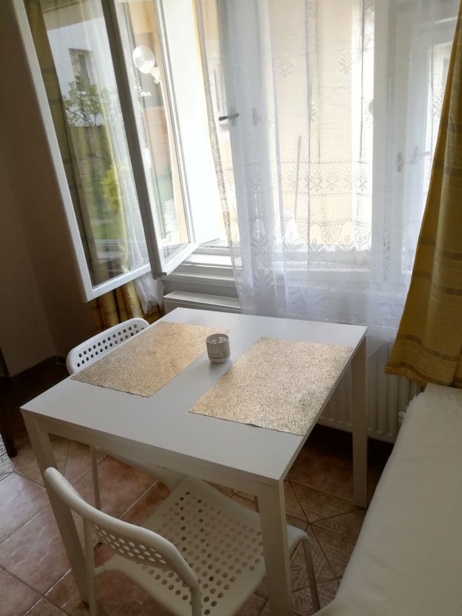 Pronájem bytu 1+1 45 m², Šatrova, Praha, Praha Pronájem bytu 1+1 45 m², Šatrova, Praha, Praha