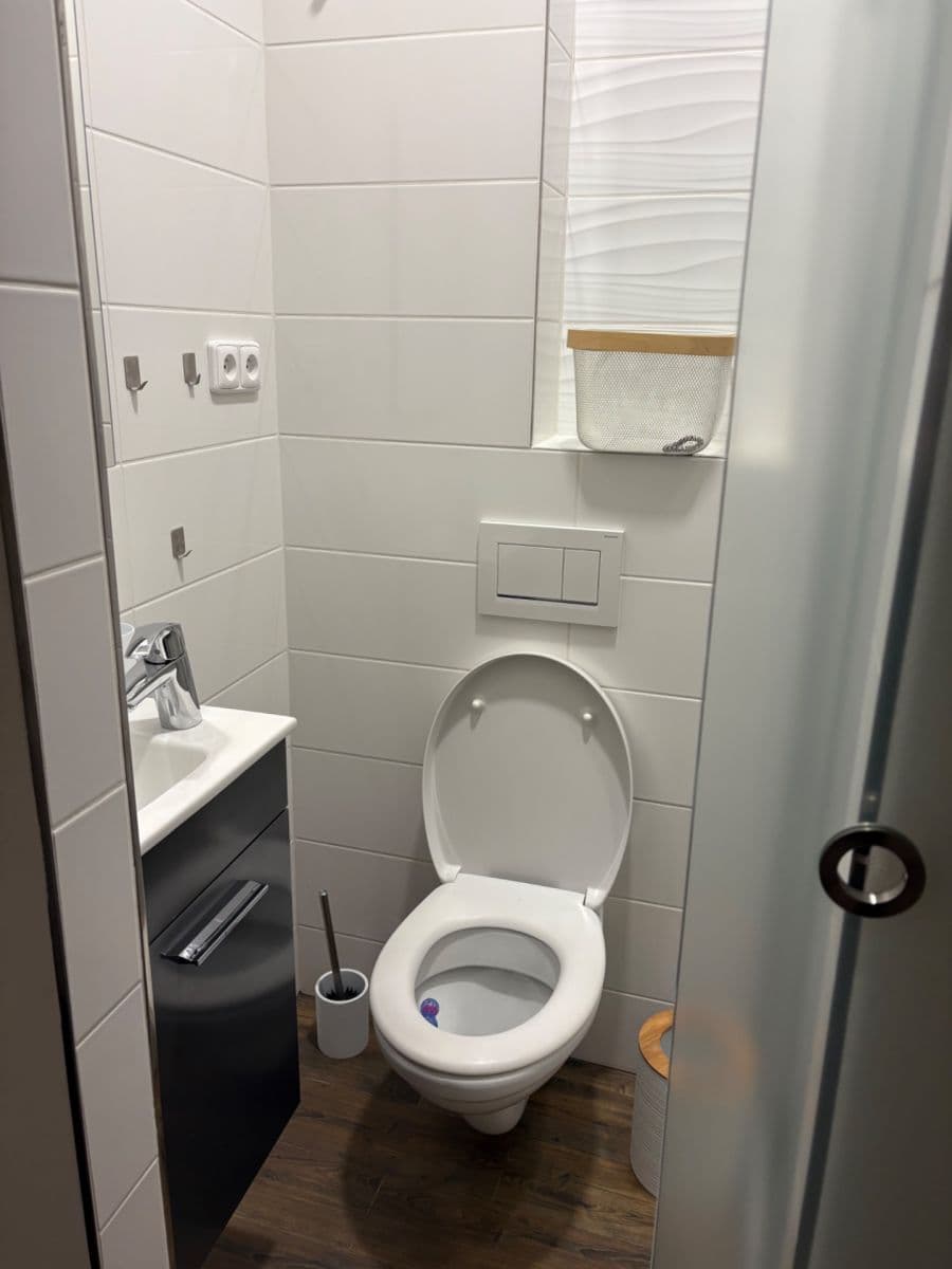 Pronájem bytu 1+kk 20 m², V Úvalu, Praha, Praha Pronájem bytu 1+kk 20 m², V Úvalu, Praha, Praha