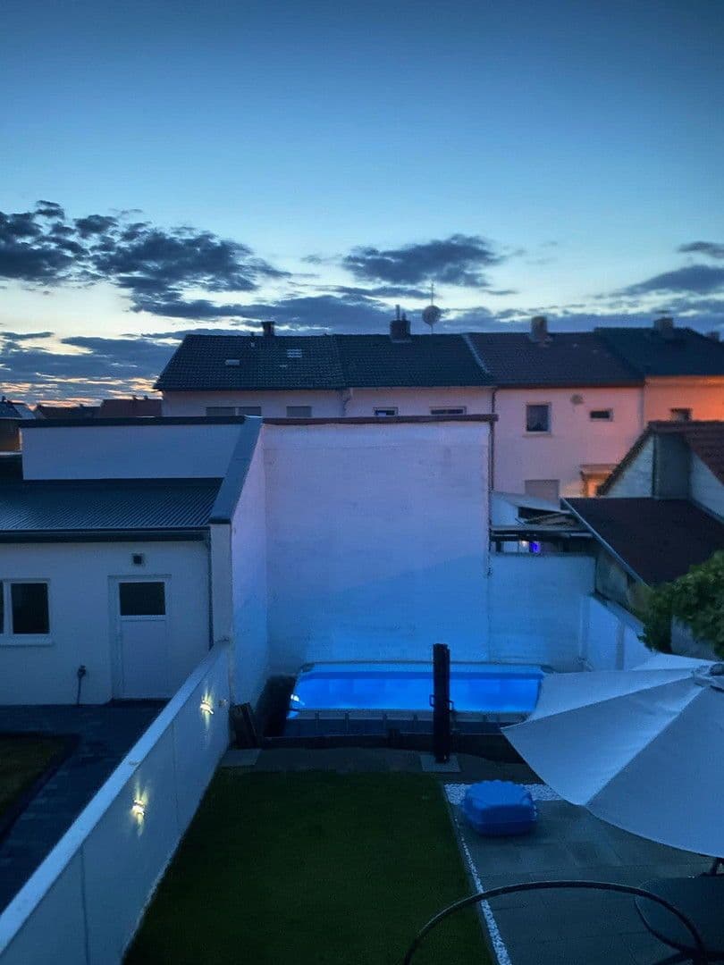 Prodej domu 100 m², pozemek 119 m², Hockenheim, Bádensko-Württembersko Prodej domu 100 m², pozemek 119 m², Hockenheim, Bádensko-Württembersko